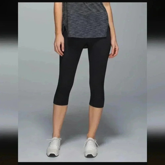 Lululemon Seamlessly Street Crop (First Release) Heathered Black - Picture 4 of 12
